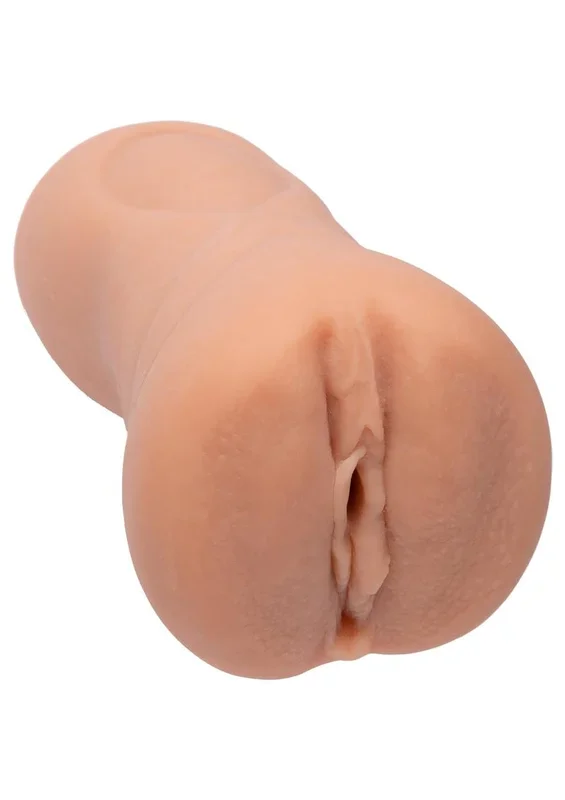 Signature Strokers Girls Of Social Media Iryna @Playmateiryna Ultraskyn Pocket Masturbator – Pussy