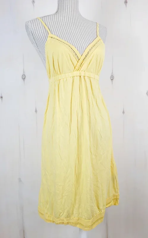 VOLCOM YELLOW DRESS LADIES MEDIUM PRE-LOVED